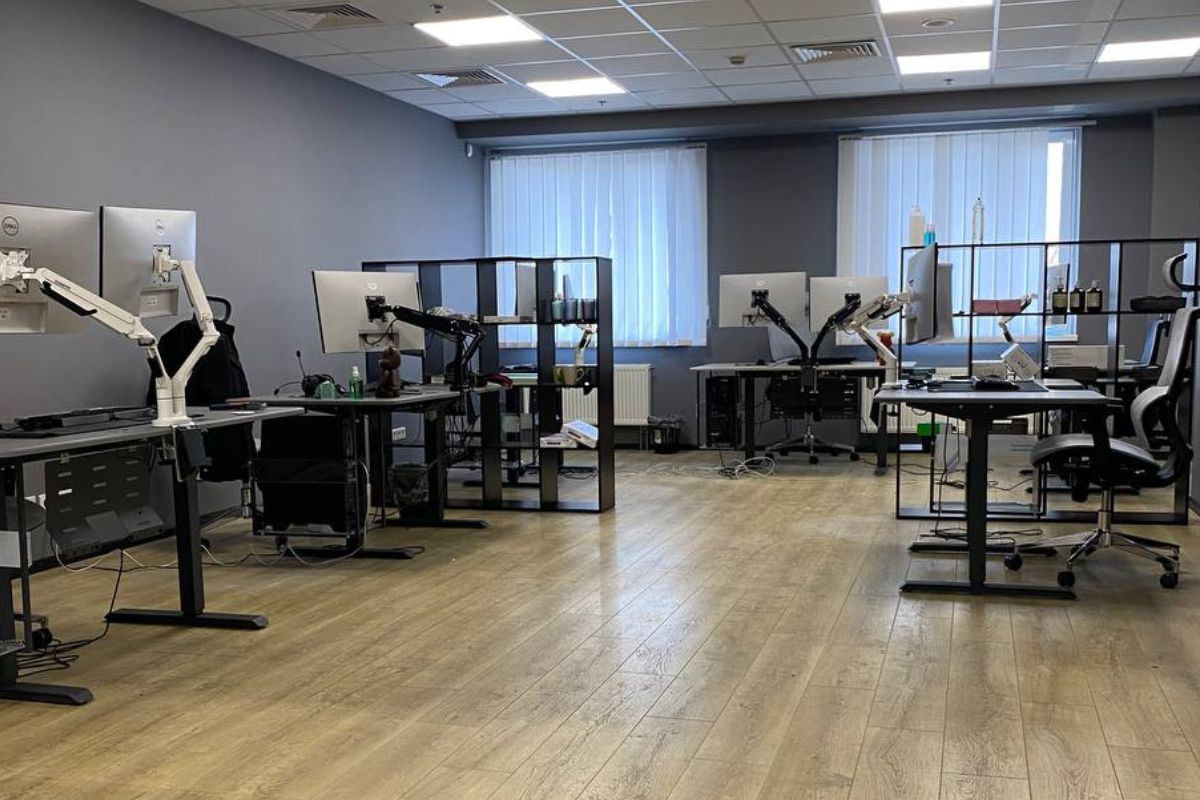 Чому компанії переходять на столи з регулюванням висоти? Досвід українського ІТ-бізнесу