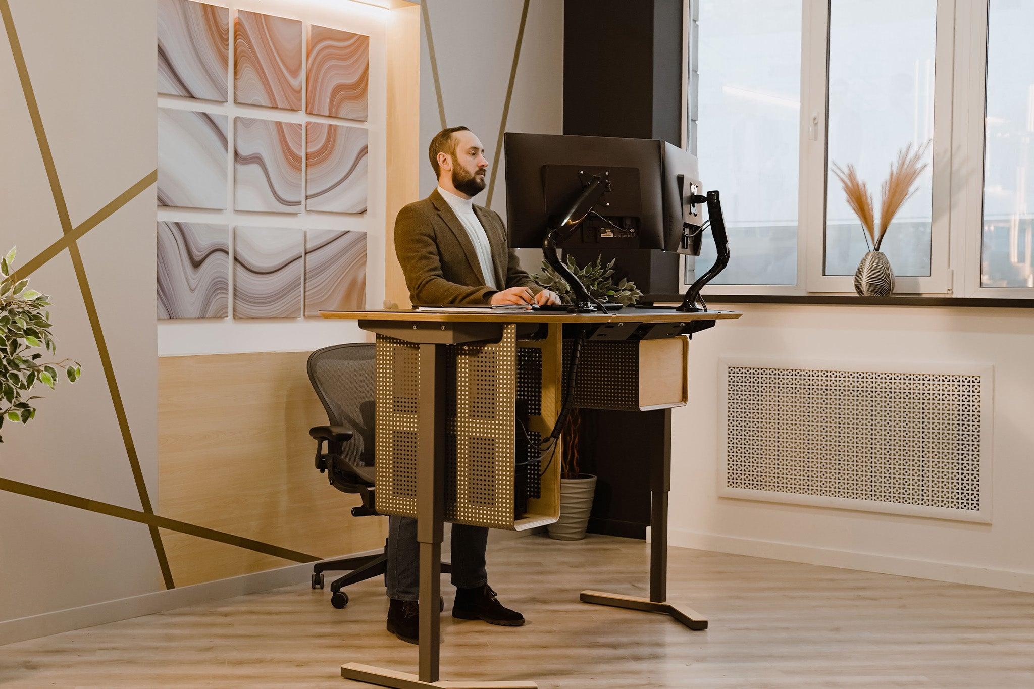 Робота стоячи: Як провести робочий день без шкоди для здоров’я - TEHNOTABLE