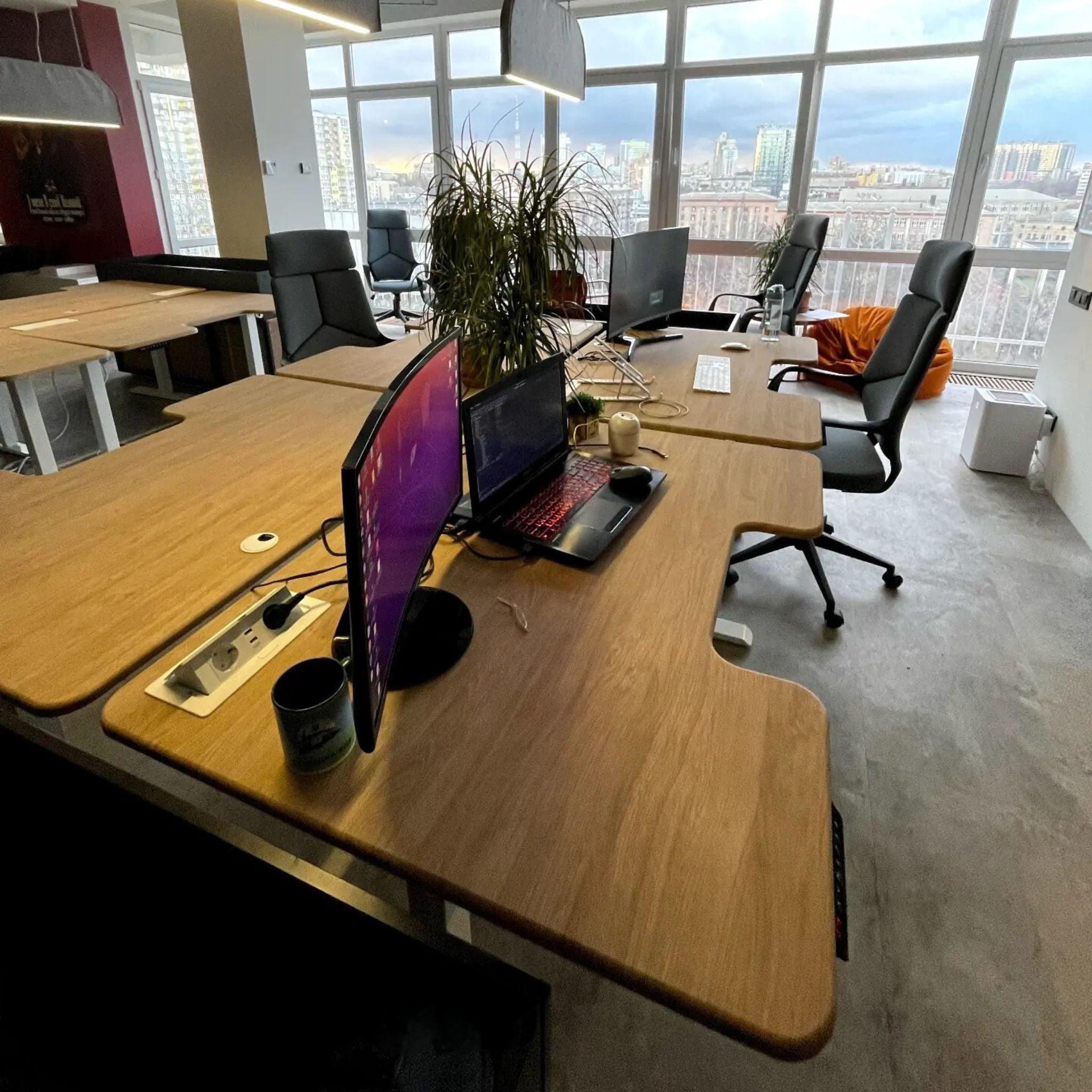 Стіл з регулюванням висоти Bestfit з МДФ стільницею - TEHNOTABLE