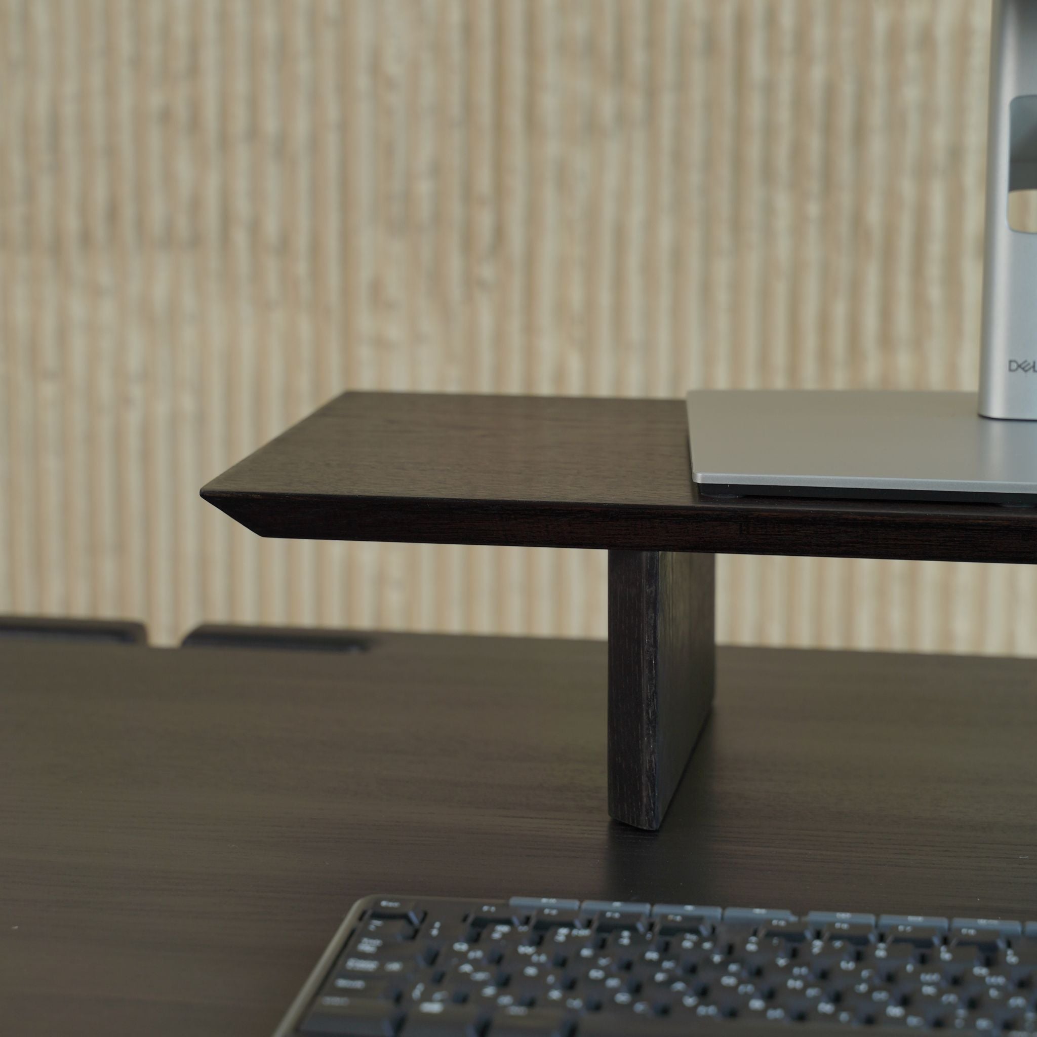 Полиця під монітор із масиву дерева