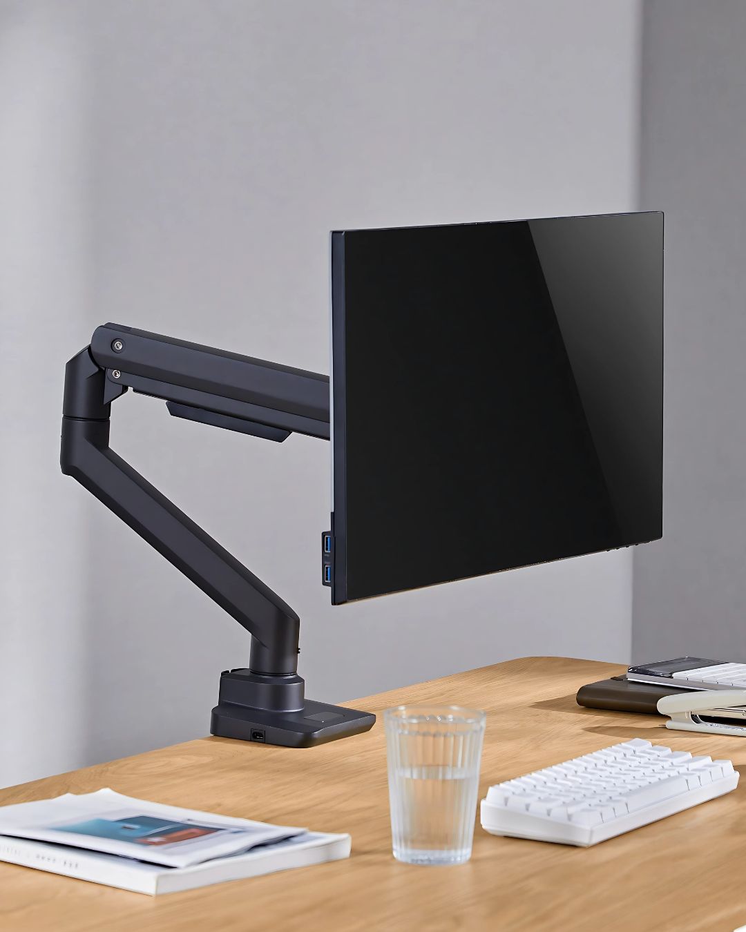 kronschteyn-vygnutyy-monitor-regulyuvannya-povorot