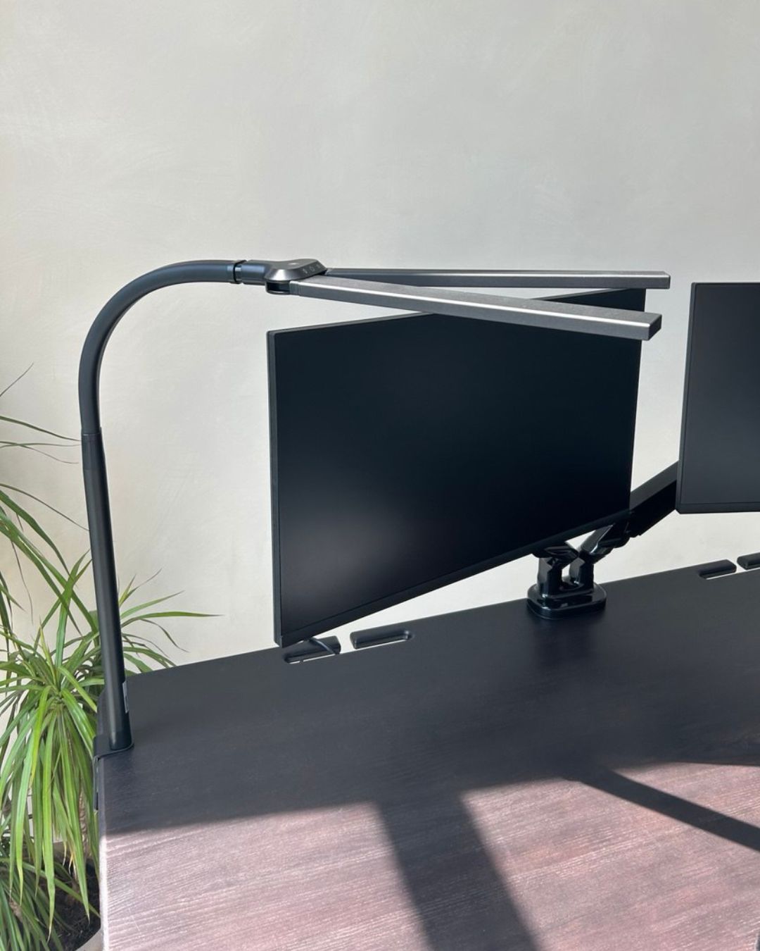 LED лампа для комп’ютерного столу 1000 лм, 2700К–6500К, 3 режими світла (теплий, нейтральний, холодний)