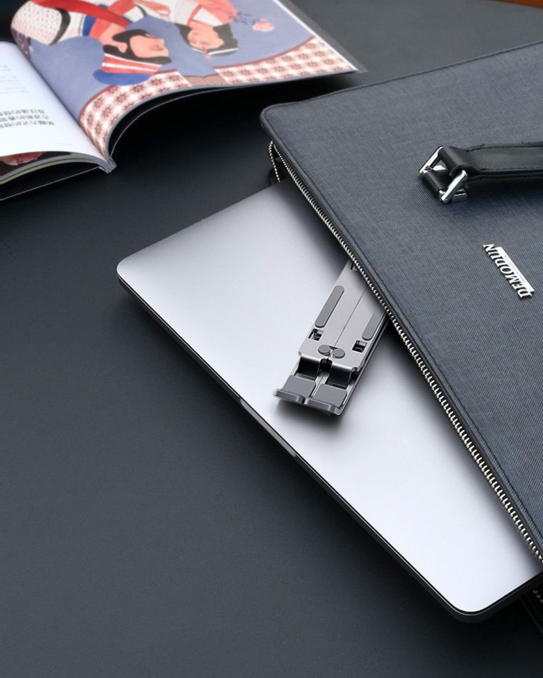 Підставка для ноутбука з охолодженням і захистом від ковзання