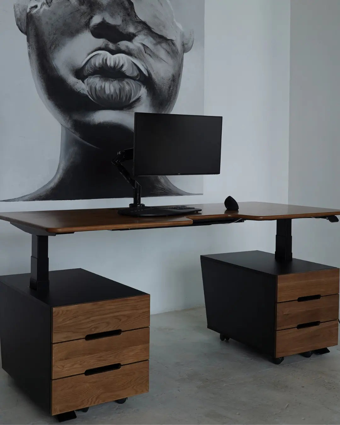 Стіл з регулюванням висоти BestFit Pro з підлоговими тумбами