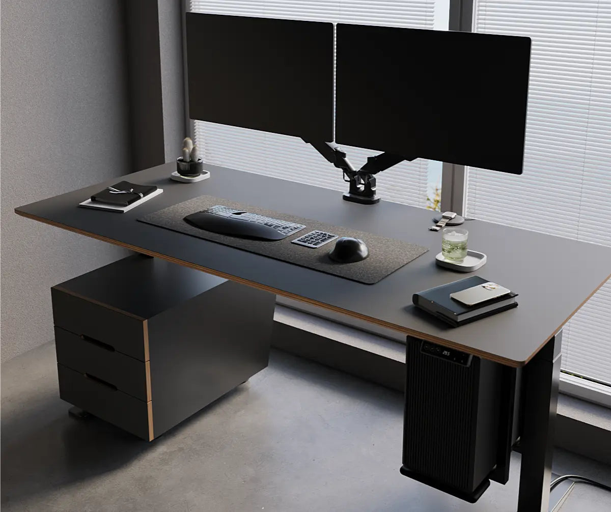 Стіл з регулюванням висоти Streamline зі стільницею HPL на фанері