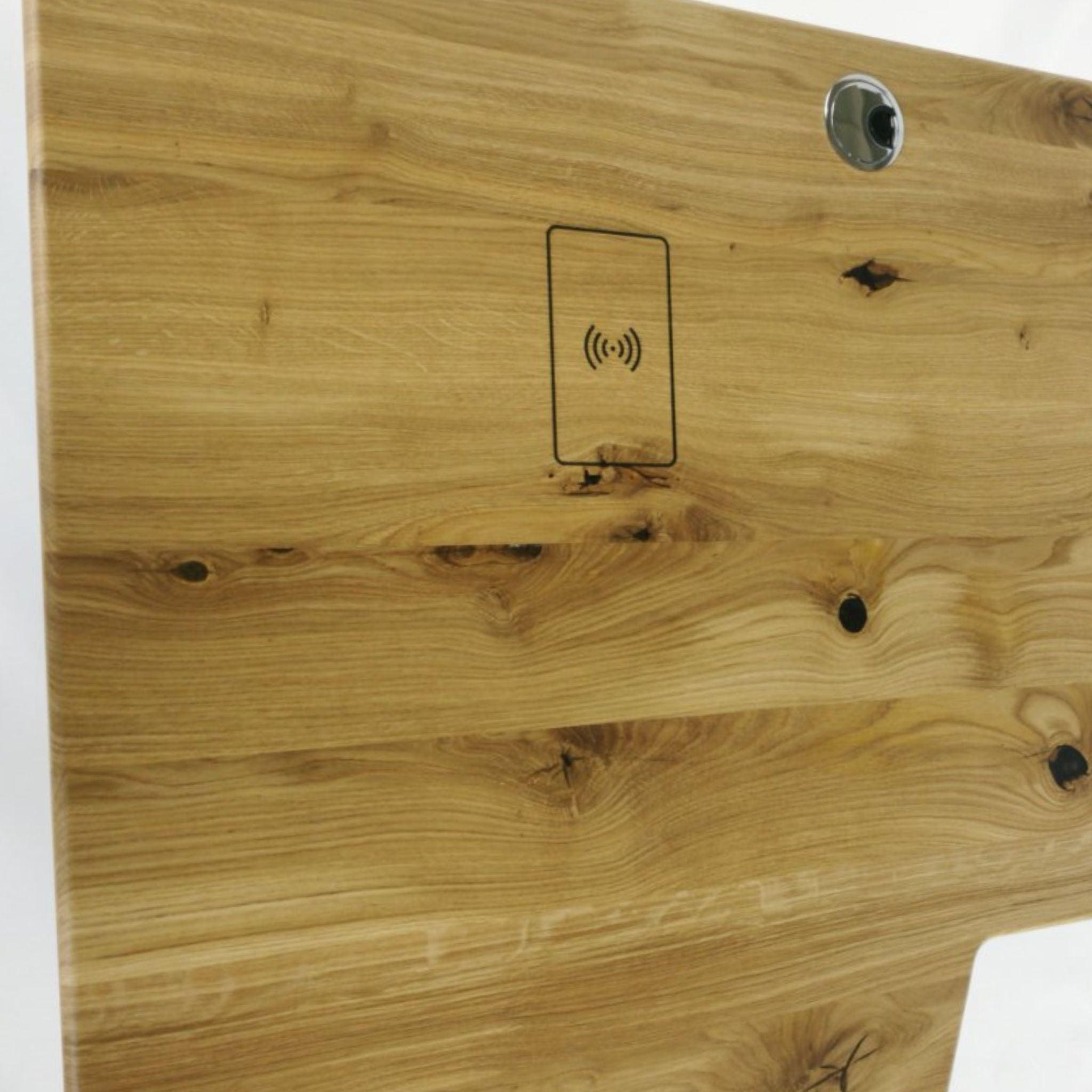 Бездротова зарядка вбудована в стільницю - TEHNOTABLE