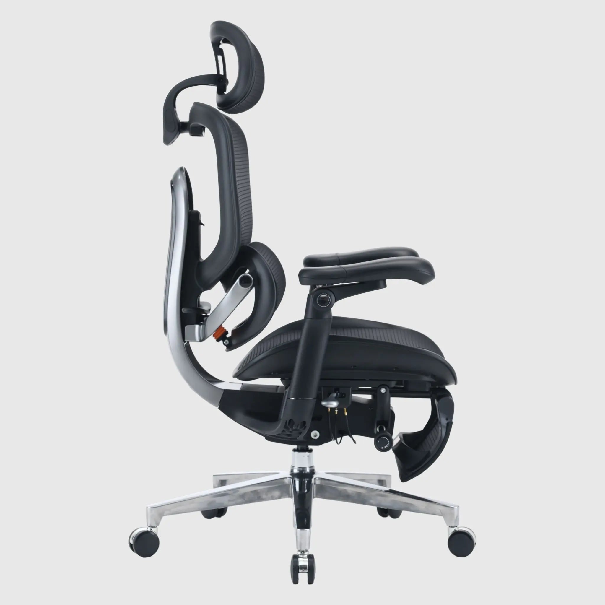 Крісло Sihoo Doro C500 V2 збоку — профіль спинки та регулювання нахилу