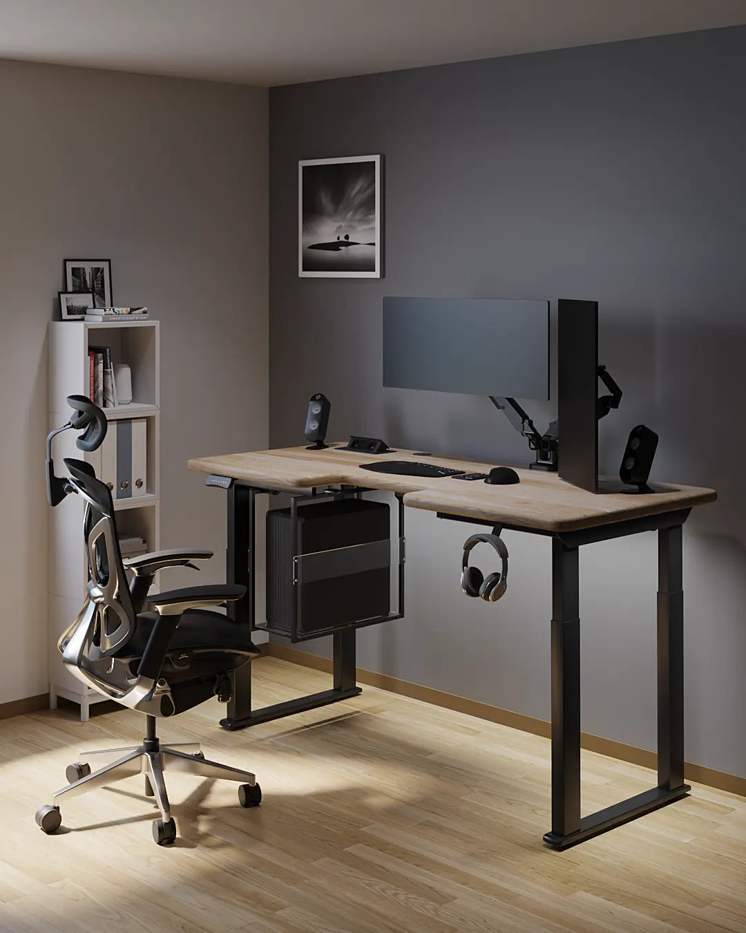 Стіл з регулюванням висоти LiteQuad з дерев’яною стільницею, розетками, полицею під ПК та бездротовою зарядкою